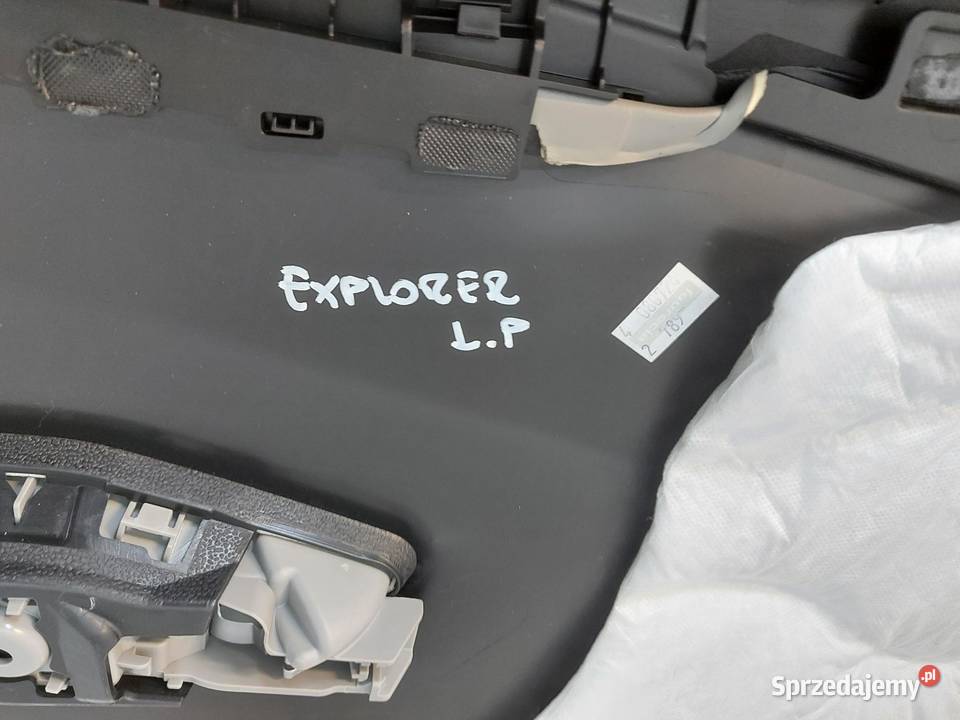 Ford Explorer VII R2KB TAPICERKA BOCZEK DRZWI Motoryzacja