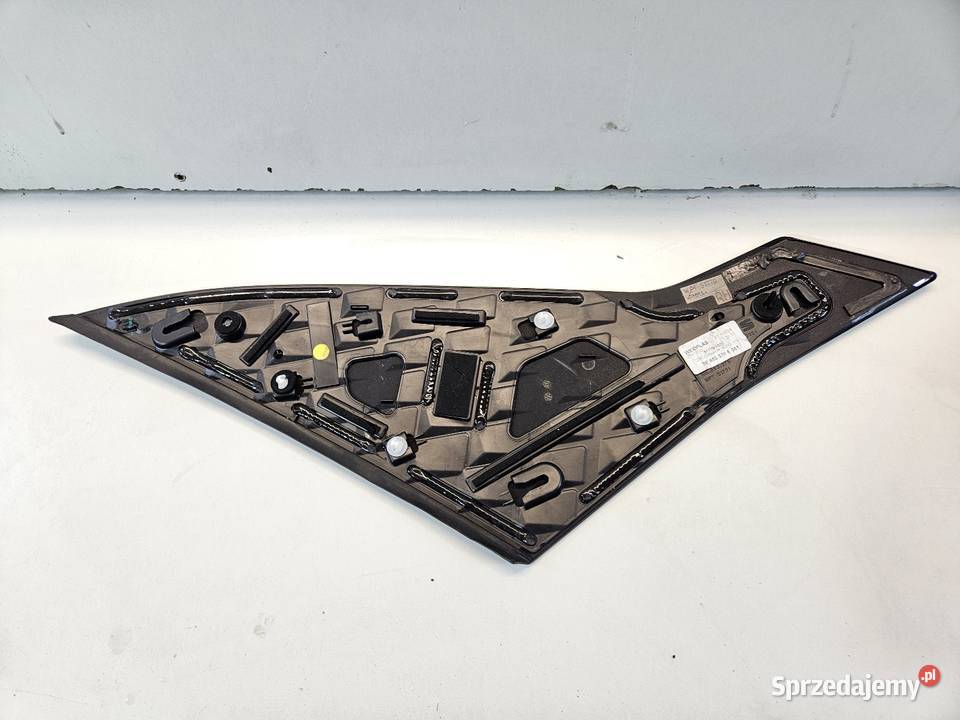 CUPRA BORN LISTWA NAKŁADKA BŁOTNIKA PRAWY TYŁ osobowe wielkopolskie Międzychód