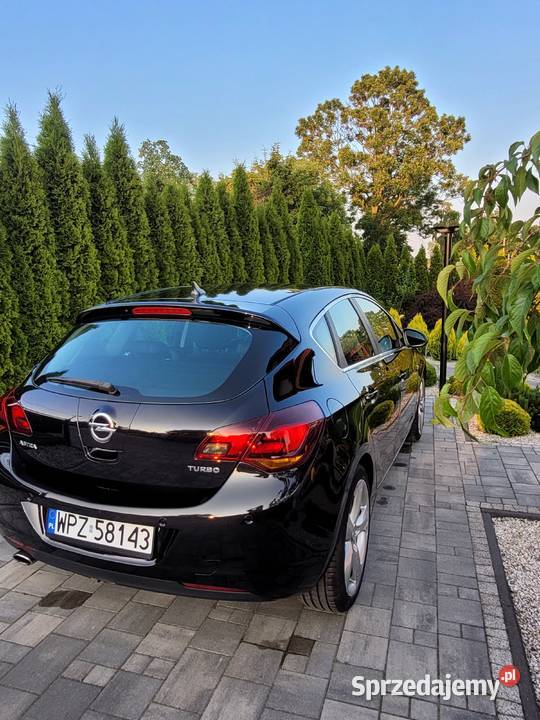 Opel Astra J 14 Turbo 140 2011 Przasnysz