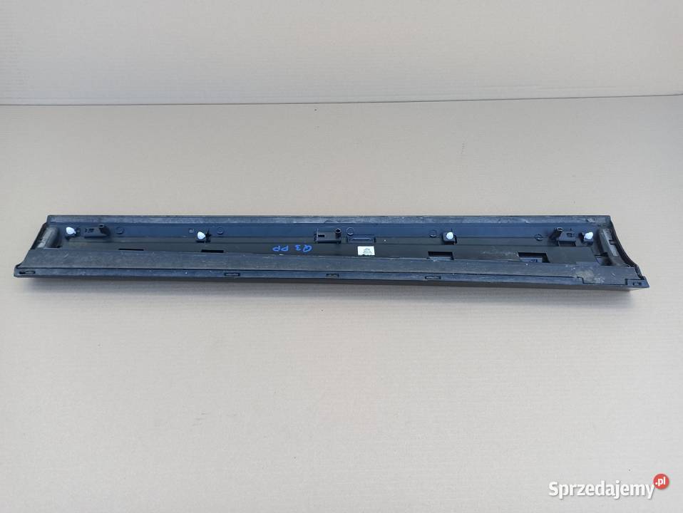 AUDI Q3 8U0 LISTWA DRZWI PRAWY PRZÓD 8U0853960D Trzciel