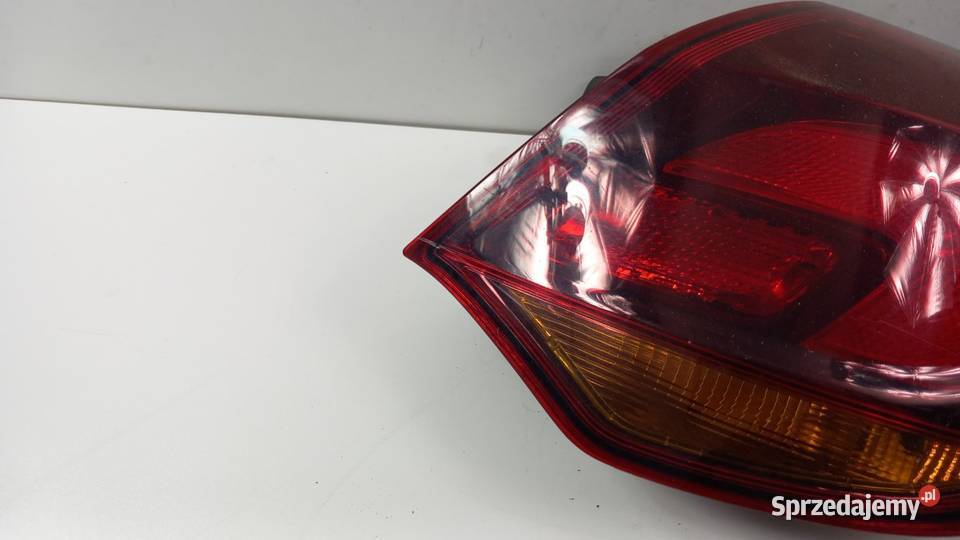 OPEL ASTRA J HB LAMPA TYŁ PRAWA CIEMNA Zbierkowo