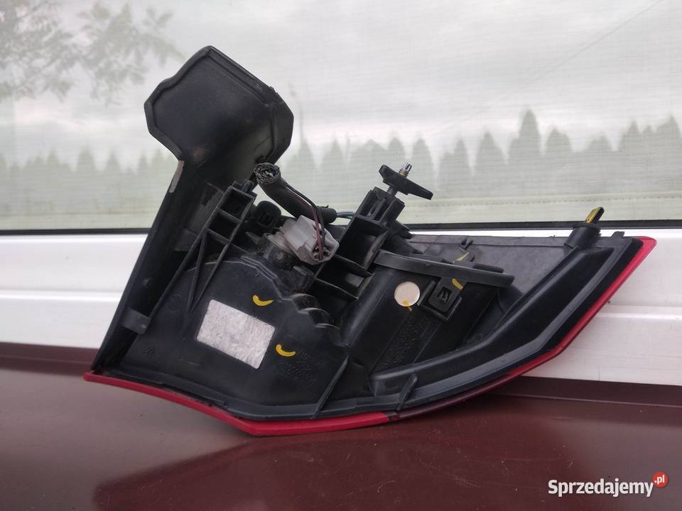 Renault Laguna 3 III liftback lampa tył tylna łódzkie Sieradz