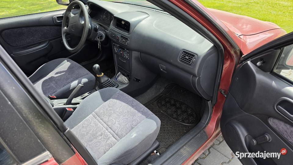 Toyota corolla e11 13 klimatyzacja 86KM Kraków sprzedam