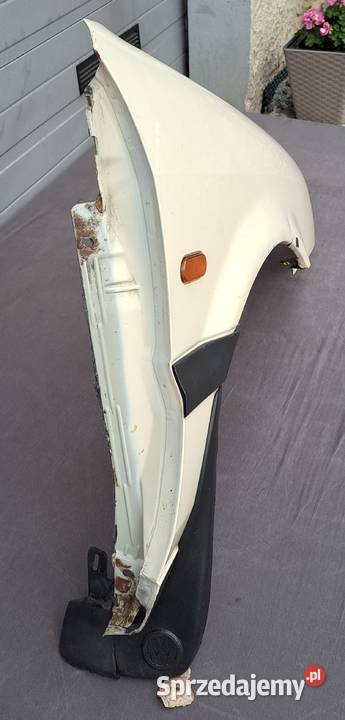Błotnik prawy przód VW Passat B4 19931997 Mielęcin