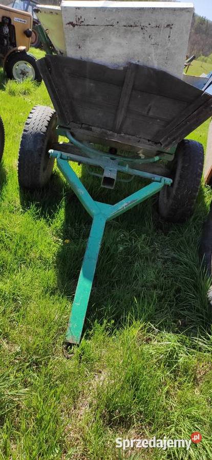 Wóz ciągnikowy metalowy nieuszkodzony Dębica