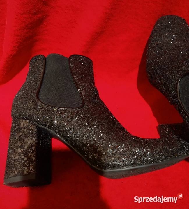 Botki brokatowe idealnie pasują na sylwestrową 0cm Więckowice