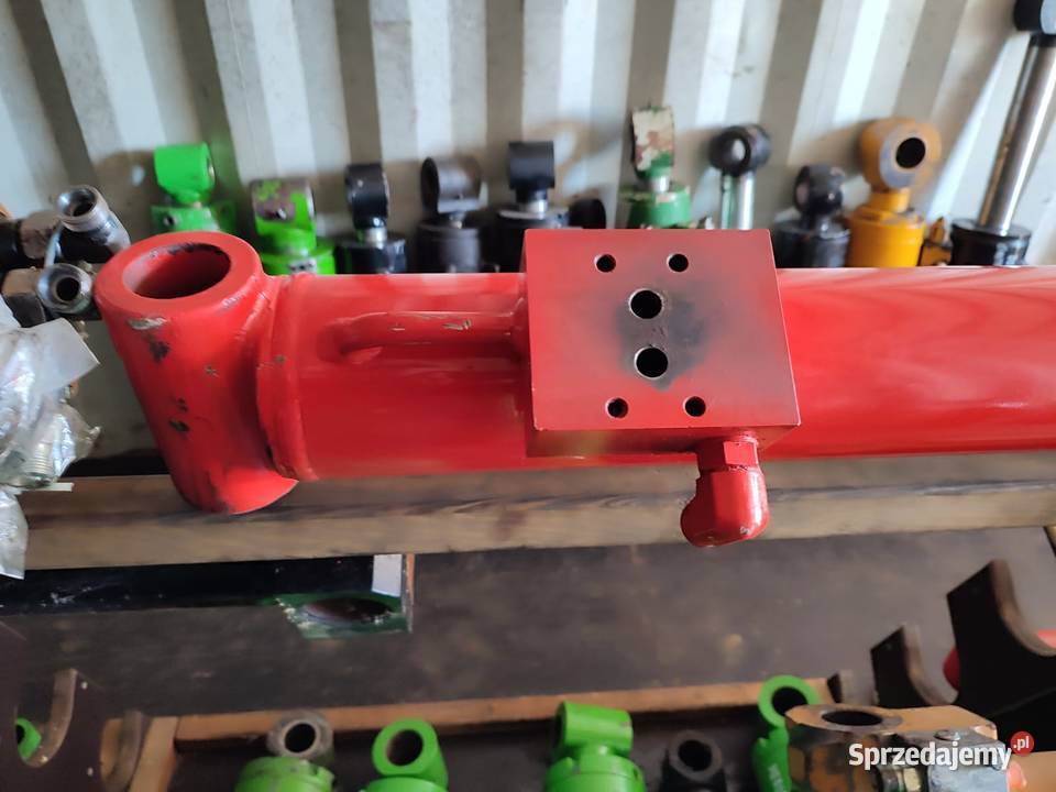 Siłownik hydrauliczny wysuwu ramienia MANITOU wielkopolskie Wilkowo sprzedam