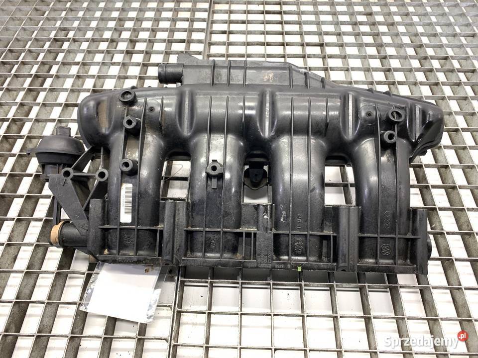 KOLEKTOR SSĄCY AUDI A4 B8 06H133185M 18 160 0715 sprzedam