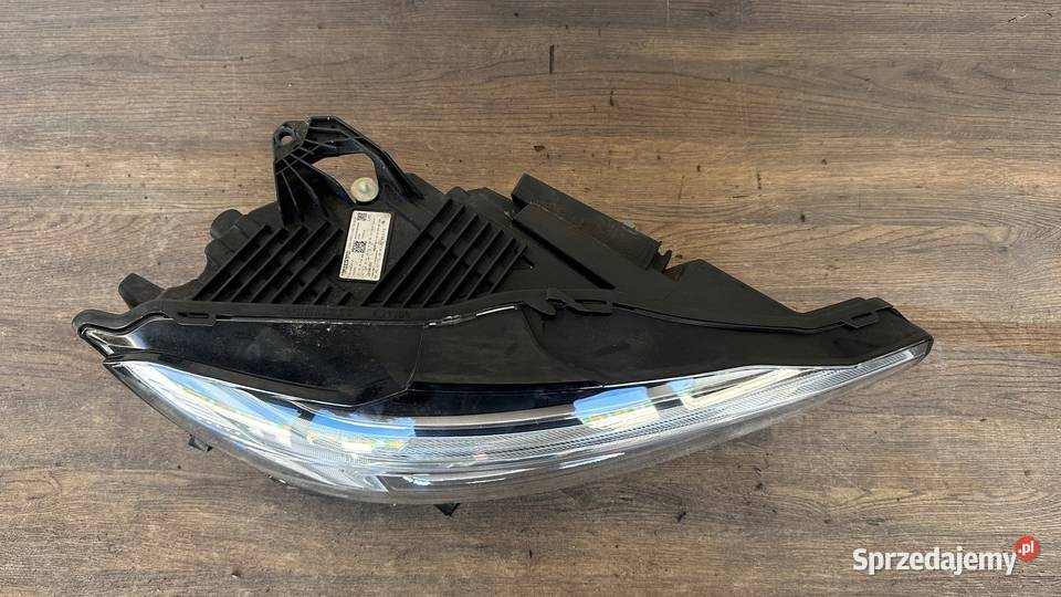 volvo XC60 2 II lampa prawa przód przednia MID Gorzów Wielkopolski