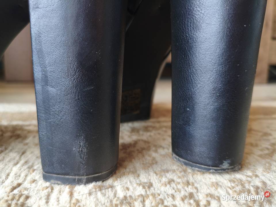 Czarne wysokie botki na platformie Bełżyce