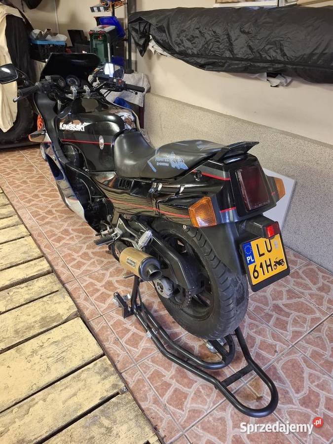 Kawasaki GPZ 1000RX na tablicach zabytkowych