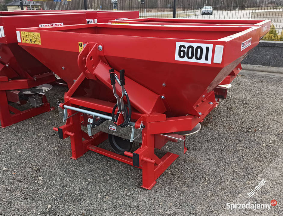 Rozsiewacz do nawozów STRUMYK Tytan 600 litrów nieuszkodzony Rolnictwo lubuskie