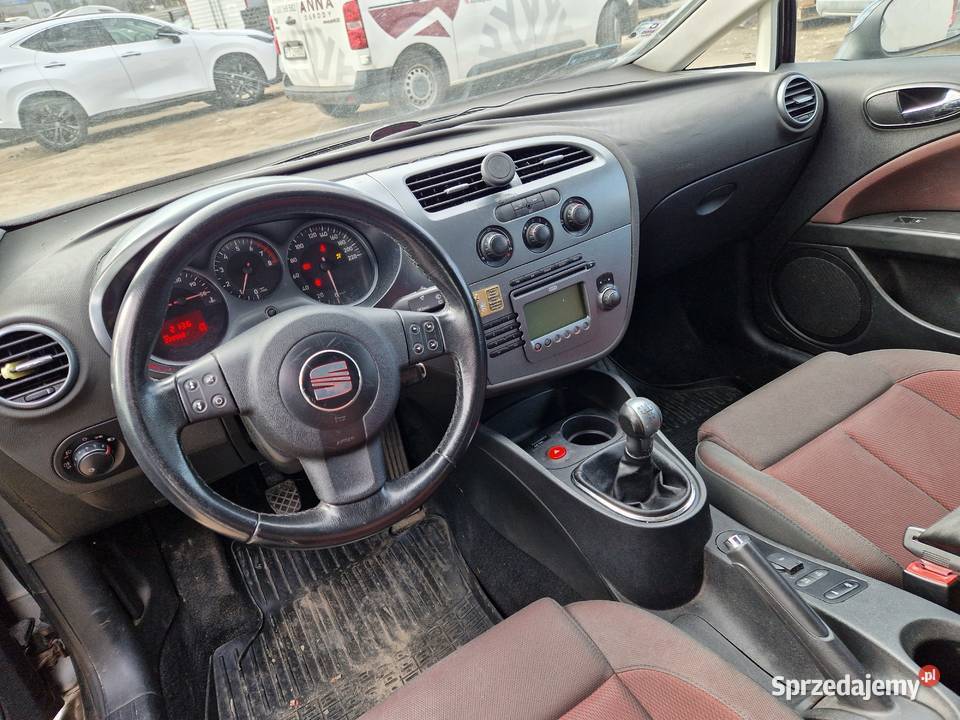 Syndyk sprzeda samochód osobowy Seat Leon 16 Kraków