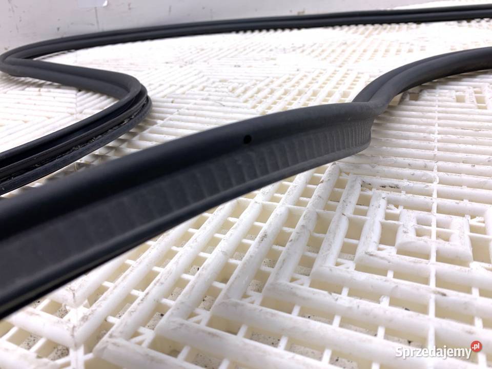 USZCZELKA KLAPY BAGAŻNIKA AUDI Q3 II SUV podkarpackie sprzedam