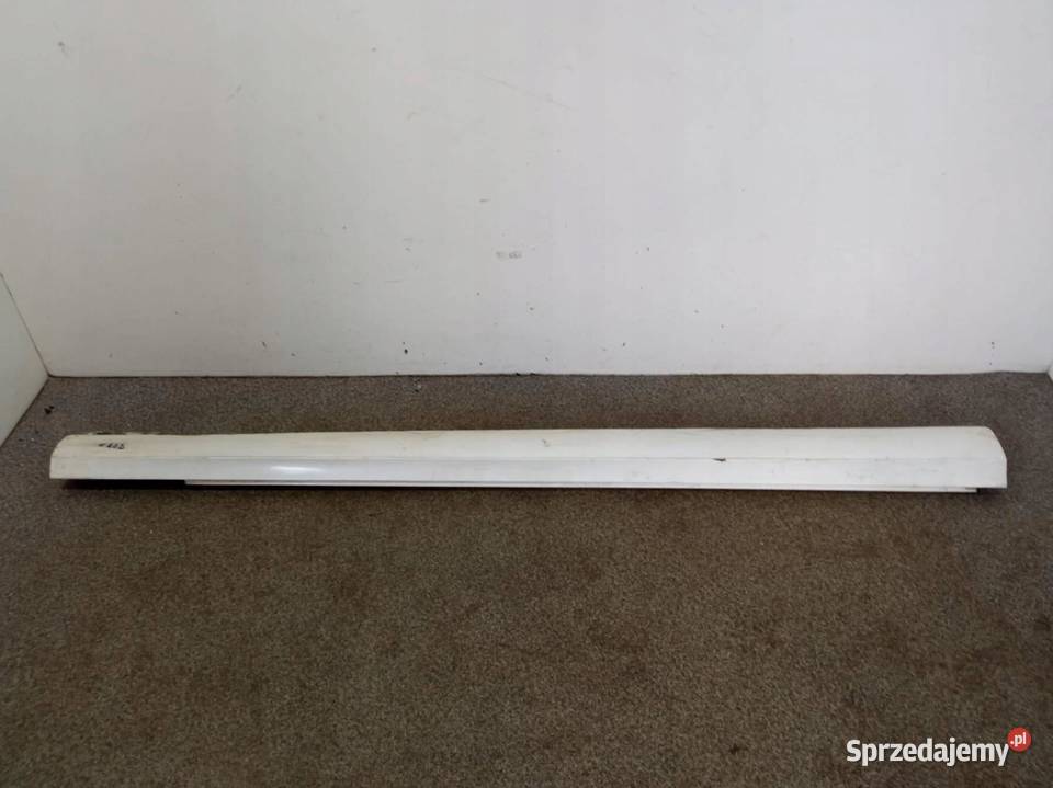 OSŁONA PROGU PRAWA NAKŁADKA 149 MercedesBenz