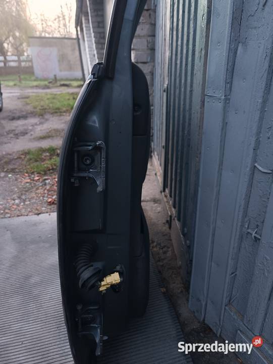 Sprzedam drzwi prawy tył komplet Citroen C4