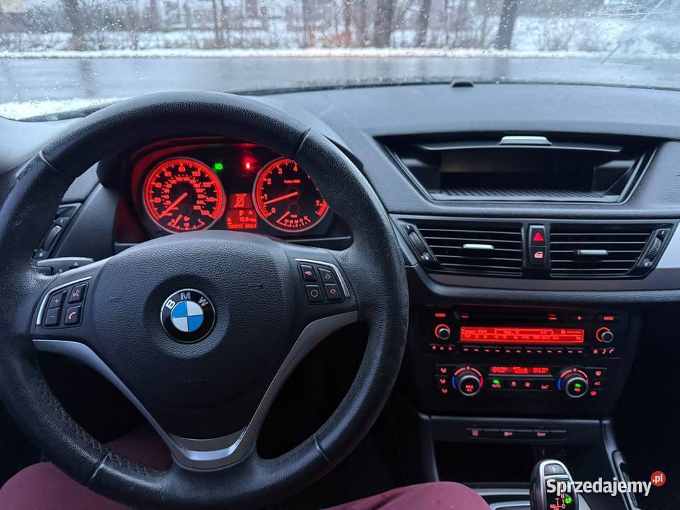 BMW X1 20 BENZYNA SDRIVE 28i Automat 245 odtwarzacz DVD Węgrzce