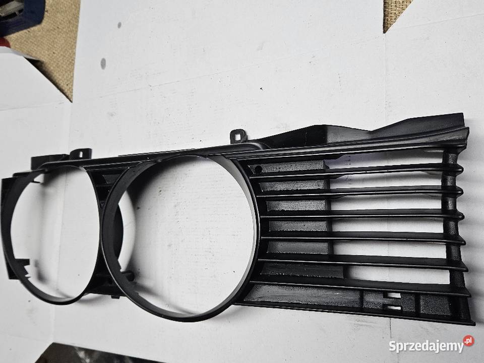 BMW E32 OKULAR ATRAPA OSŁONA RAMKA KOMPLET 8694r Rok produkcji 1990 Atrapy Lublin