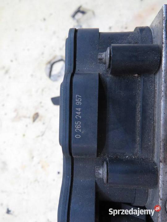 POMPA ABS AURIS II LIFT 16 D4D 4454002530 sprzedam