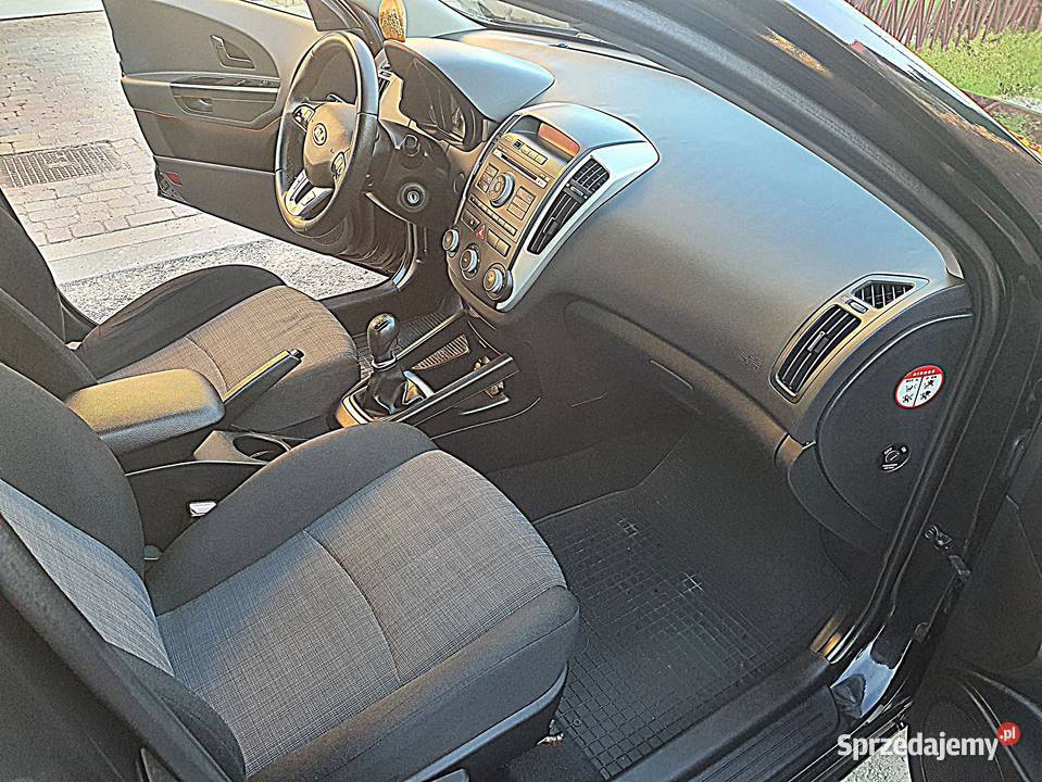 KIA CEED 2012 16 BENZYNA Łęg Tarnowski