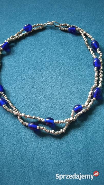 KRÓTKI NASZYJNIK OBRÓŻKA Z KOBALTOWYCH KORALI I Naszyjniki Piła sprzedam