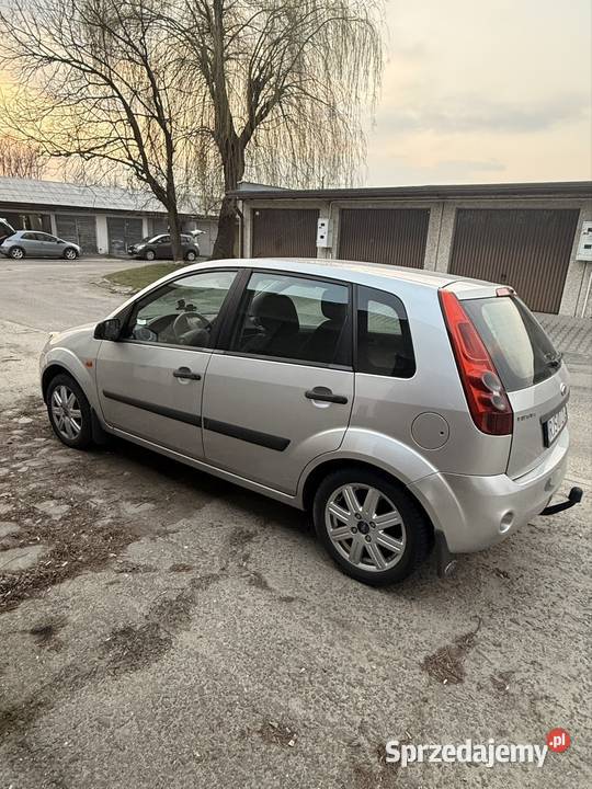 Ford Fiesta 14 TDCI 2008 r radio