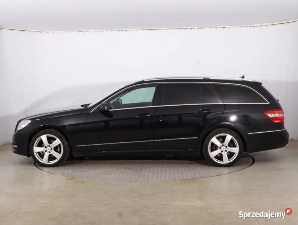 Mercedes E E 200 czarny mazowieckie Piaseczno