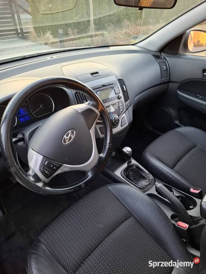 Sprzedam hyundai i30 16 crdi 116 2 komplety kół Samochody osobowe mazowieckie Radzymin sprzedam