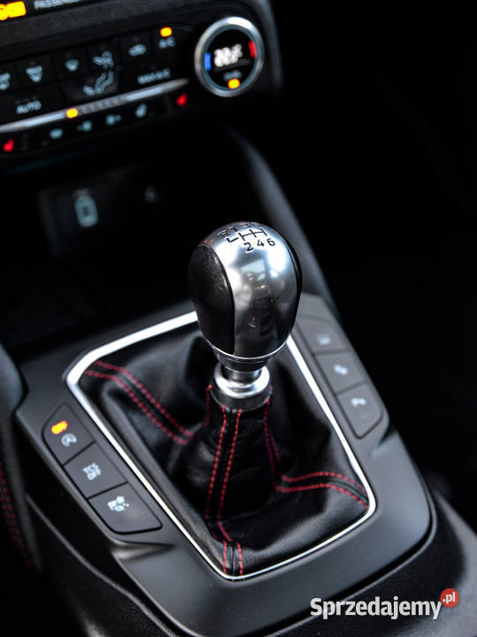 FORD FOCUS 15 182 KONIE ST LINĘ FULL Katowice