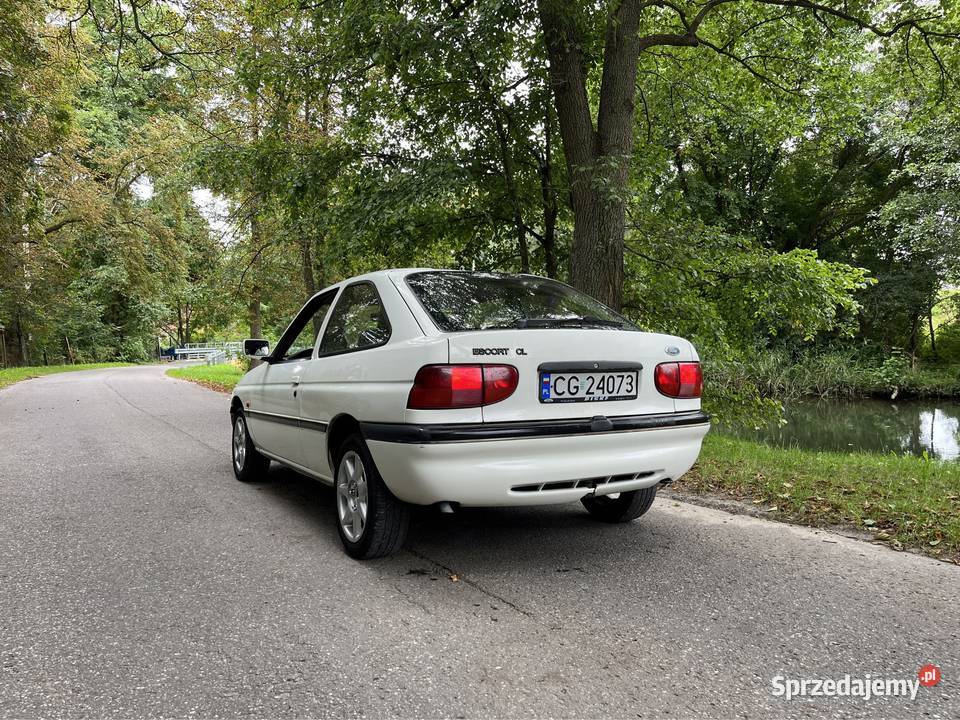 Ford Escort 14 jednopunktowy wtrysk garażowany Kwidzyn
