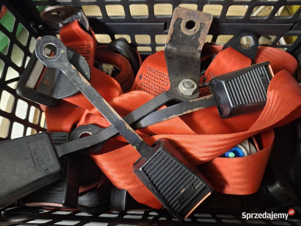 Polonez Fiat 126 p pasy czerwone Żory