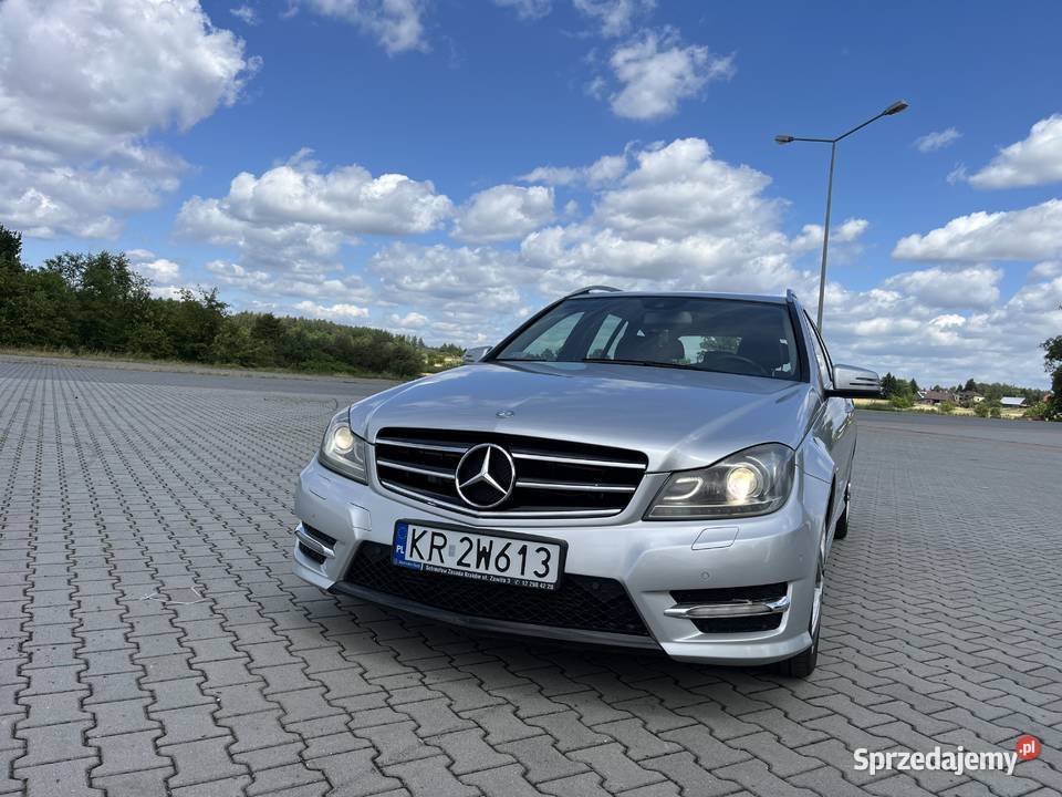 Mercedes C300 4Matic AMG wyposażenie Avantgarde Huta Komorowska