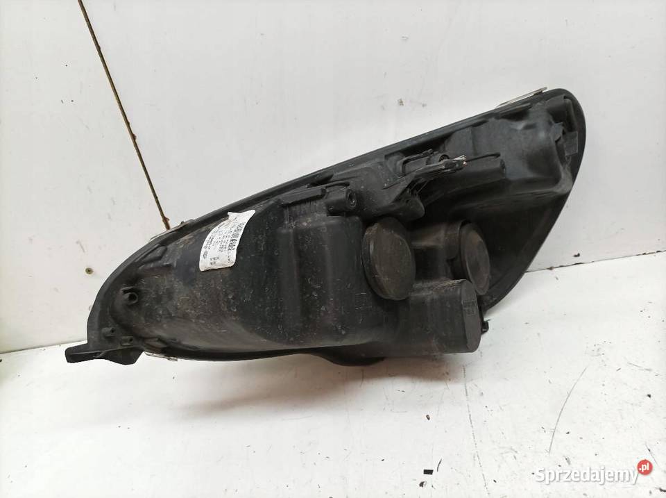 LAMPA PRZÓD PRAWA EUROPA 6M2113W029AF Ford Rok produkcji 2006