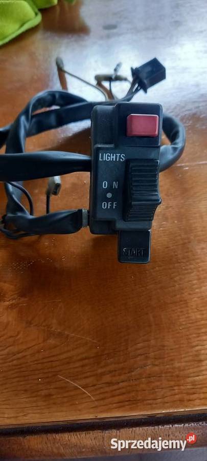 Suzuki dr 650 przełącznik prawy Koło