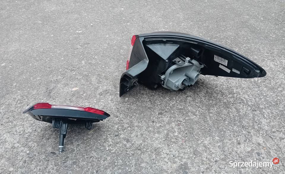 Renault Captur I lampa tylna lewa Przeźmierowo