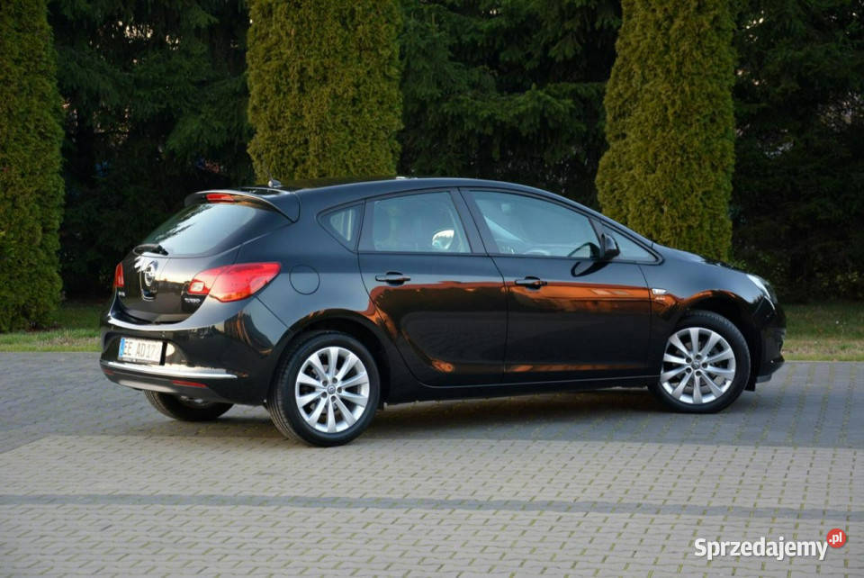 Opel Astra 14T140 Lift Klimatronic Parktronic Rok produkcji 2013 mazowieckie Ostrów Mazowiecka