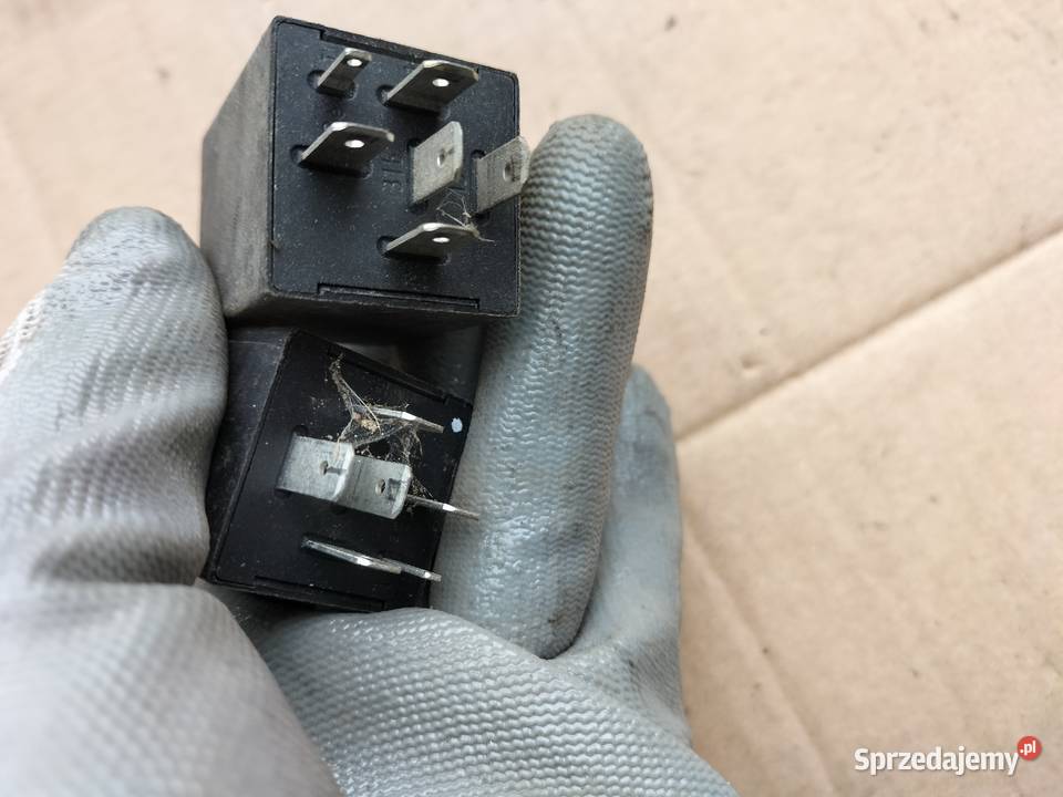 Przekaźnik AUDI 229 431955531 x 2 Kamień-Kolonia