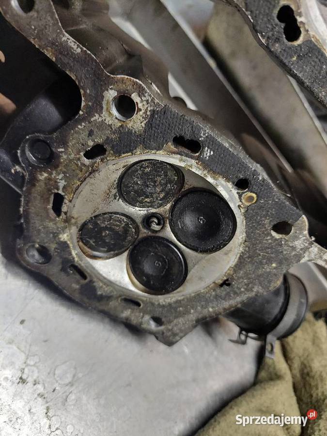 Honda vf1000 głowica tył tylna tylnia VF 1000 Cylindry, głowice, pierścienie