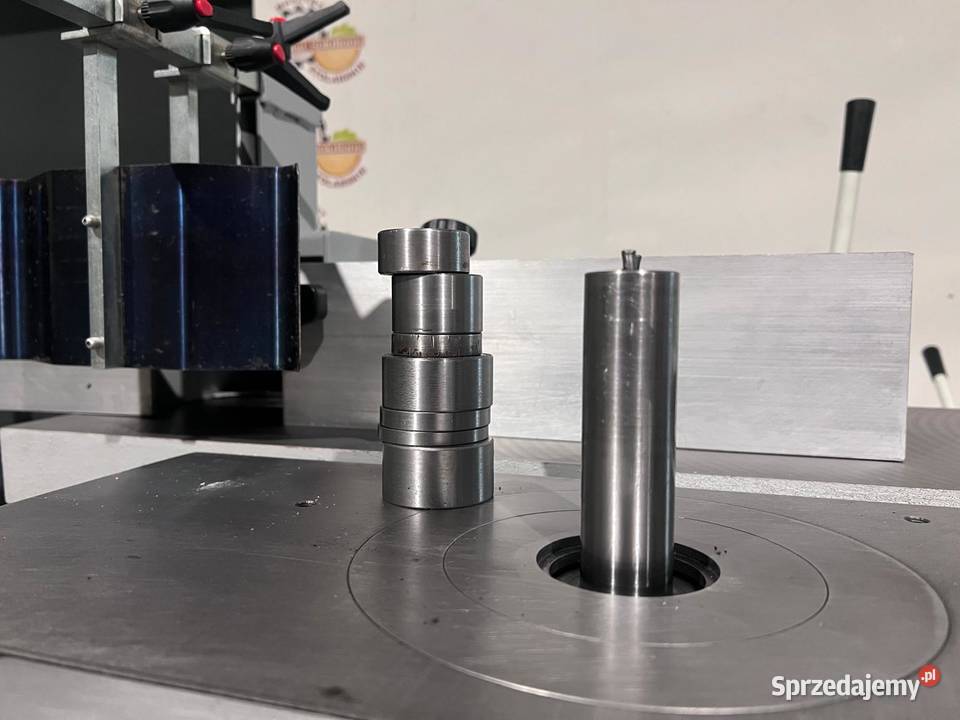 Maszyna wieloczynnościowa Sicar Furore 300I Juszczyn