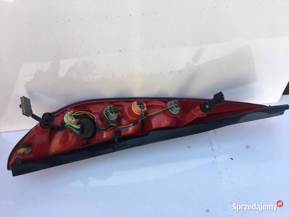 FORD MONDEO MK3 PRAWA LAMPA TYŁ KOMBI Ostroróg