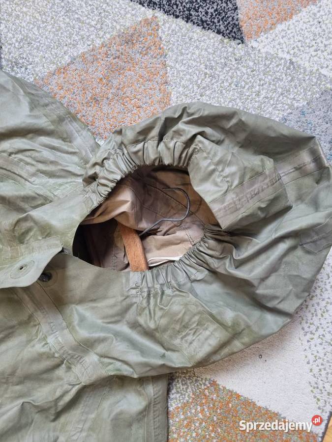 Wojskowy płaszcz przeciwdeszczowy