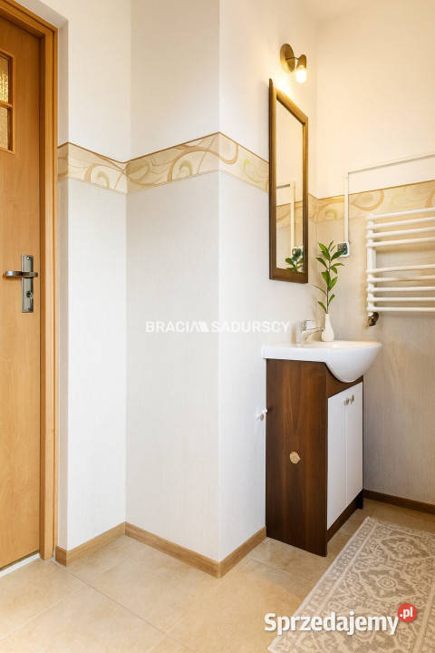 Mieszkanie 7621m2 3 pokoje Kraków Armii Krajowej małopolskie