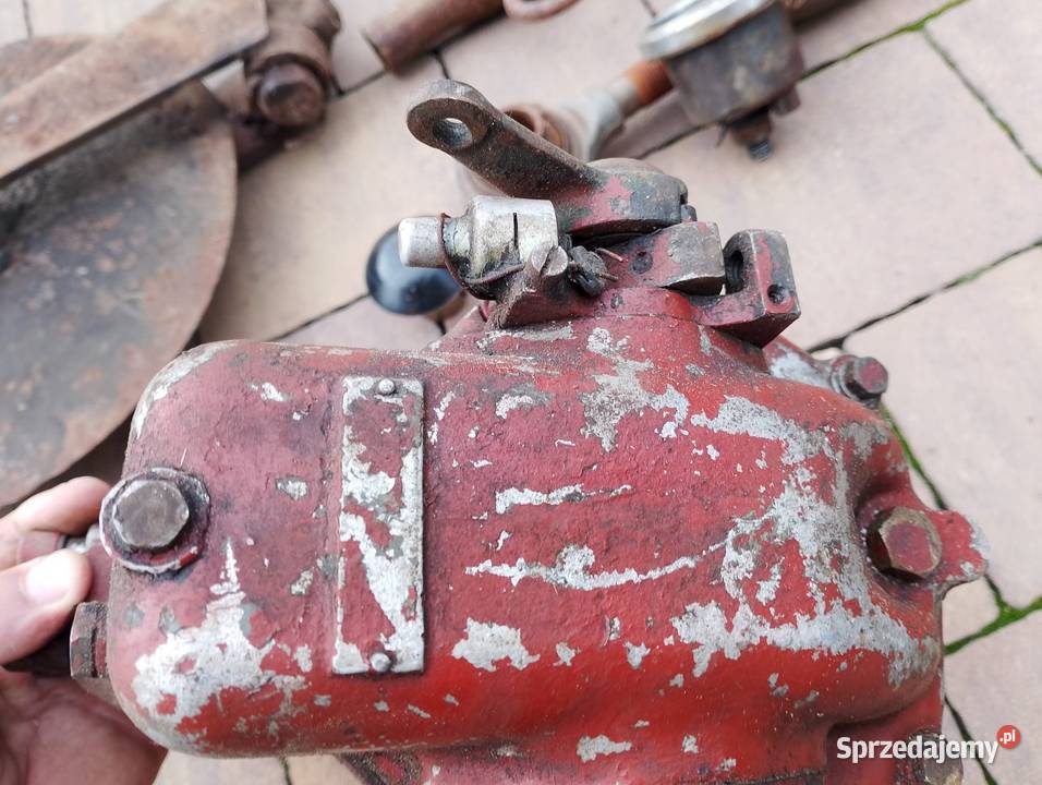 Pompa paliwa ursus C325 c328 Piszczac