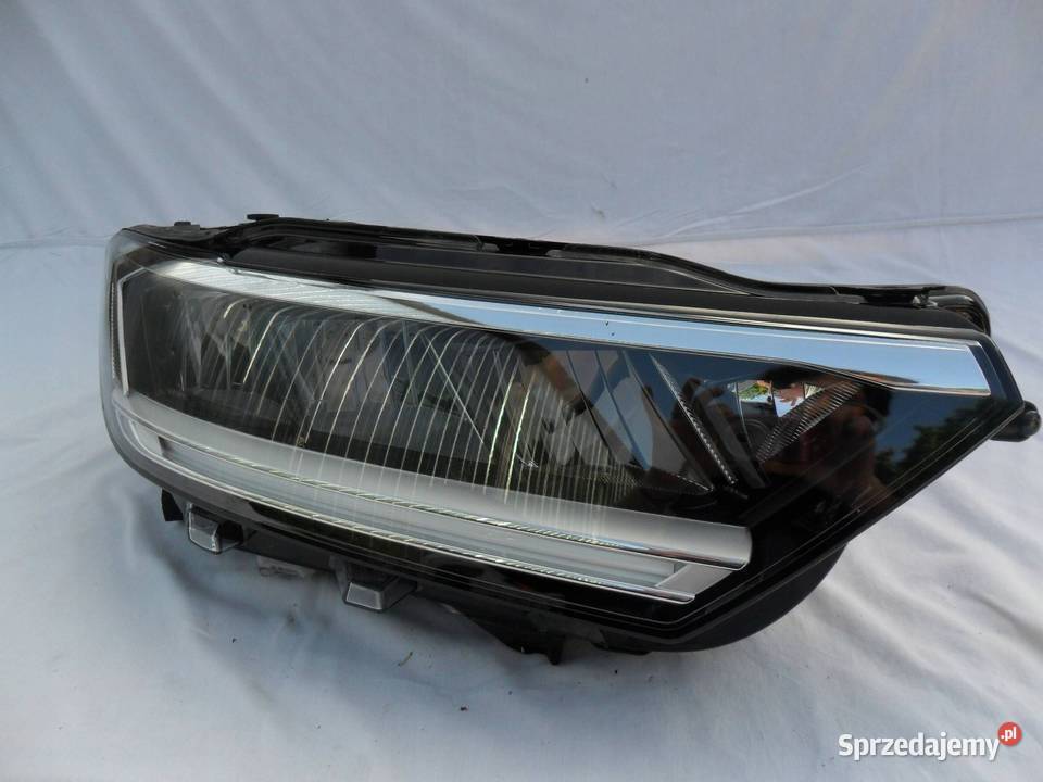 REFLEKTOR PRZÓD STRONA PRAWA VOLKSWAGEN TROC osobowe Nowy Tomyśl