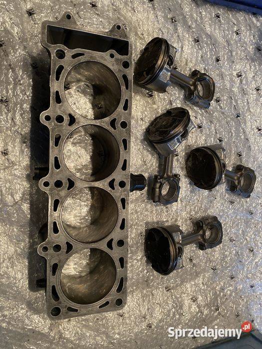 Cylinder plus tłoki Kawasaki Z1000 2003 N333