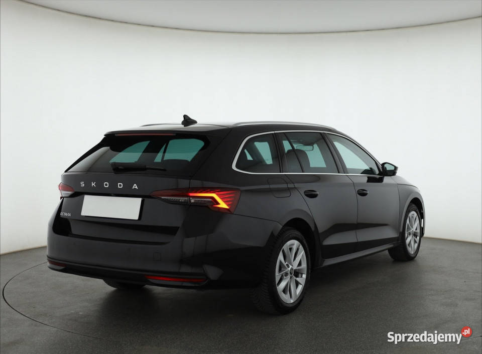 Skoda Octavia 15 eTSI mHEV przyciemniane szyby