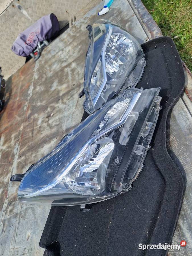Toyota Yaris III Lift reflektor ORG EU osobowe Mielec sprzedam