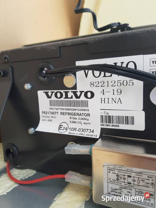 VOLVO FH4 LODÓWKA 24V 34 LITRY 82212505 Bieleń