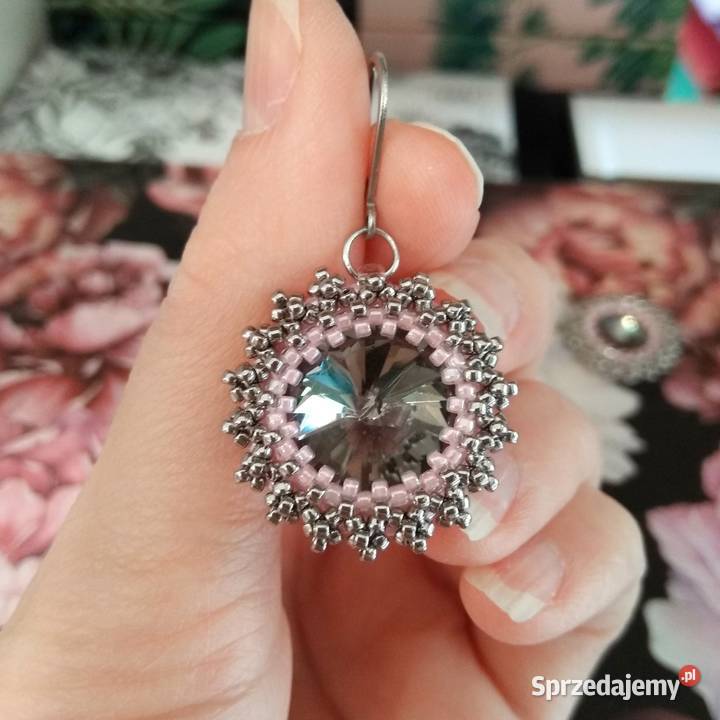 Kolczyki handmade koloru srebrnego z różowym