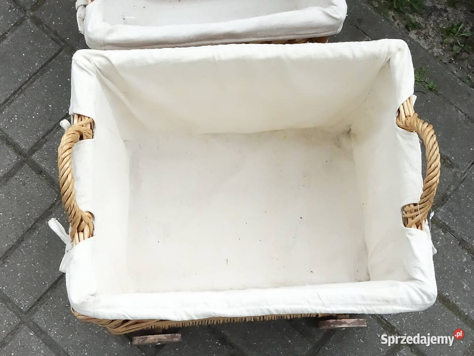 Piękne kosze wiklinowe na kółkach z materiałem sprzedam